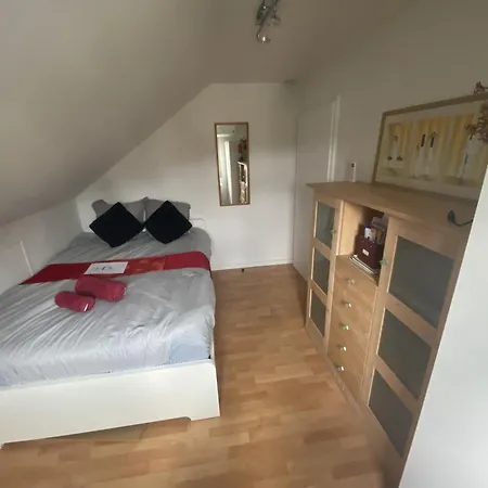 Ruhige Nahe Zentrum U Messe Apartamento