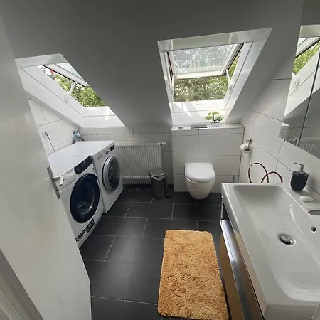 Ruhige Nahe Zentrum U Messe Apartamento *